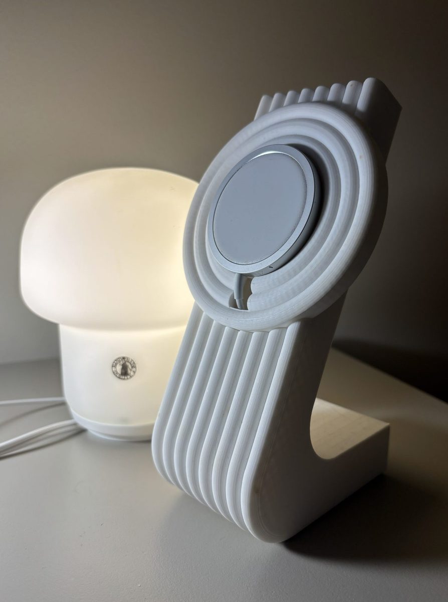 Printed MagSafe stand
